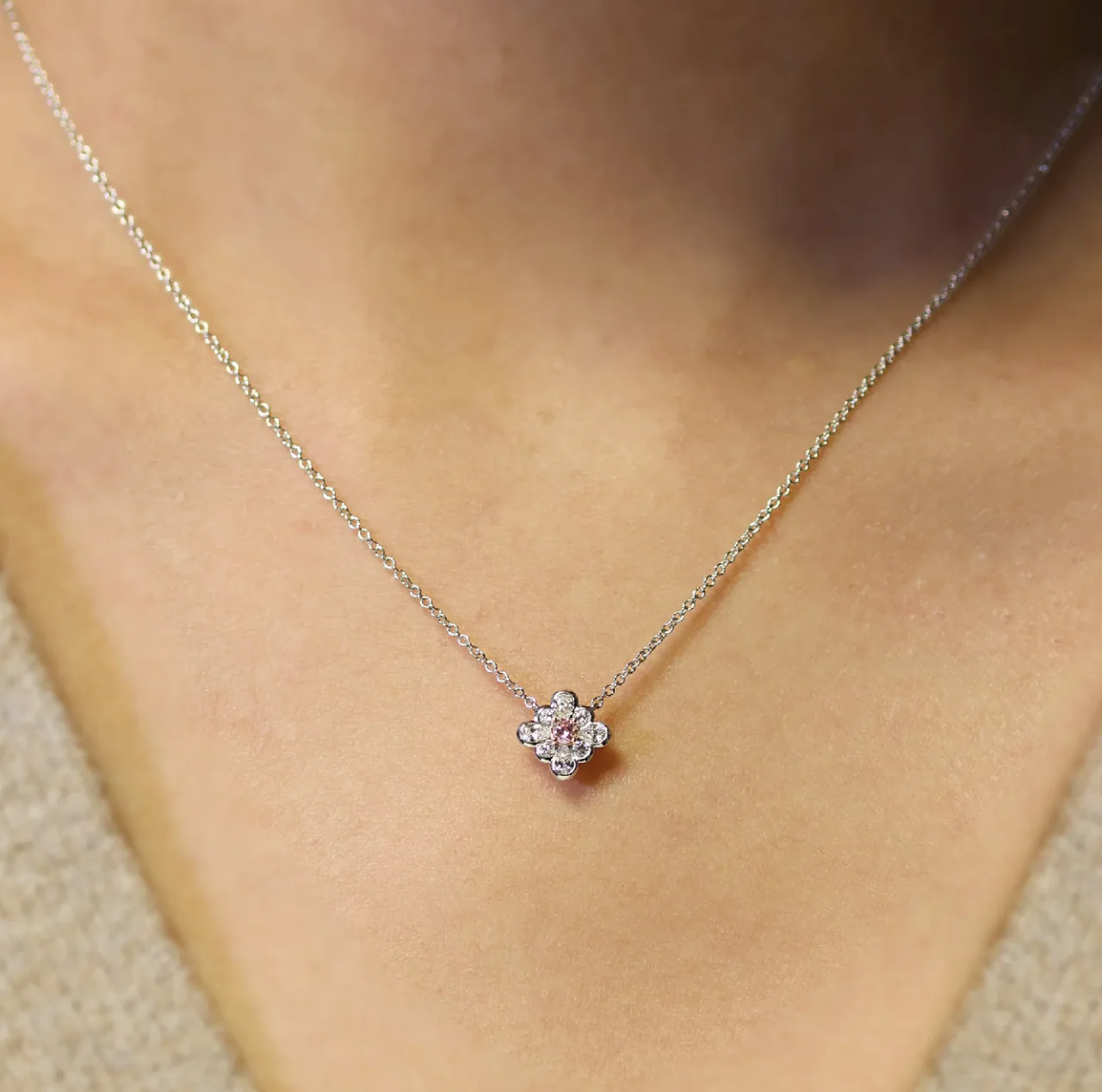 18ct white and rose gold pink diamond necklace - Image 2