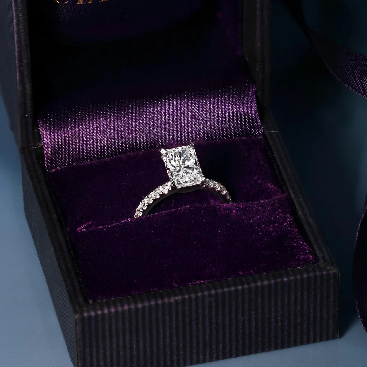 18ct white gold 2.01ct F SI1 radiant diamond engagement ring - Image 6