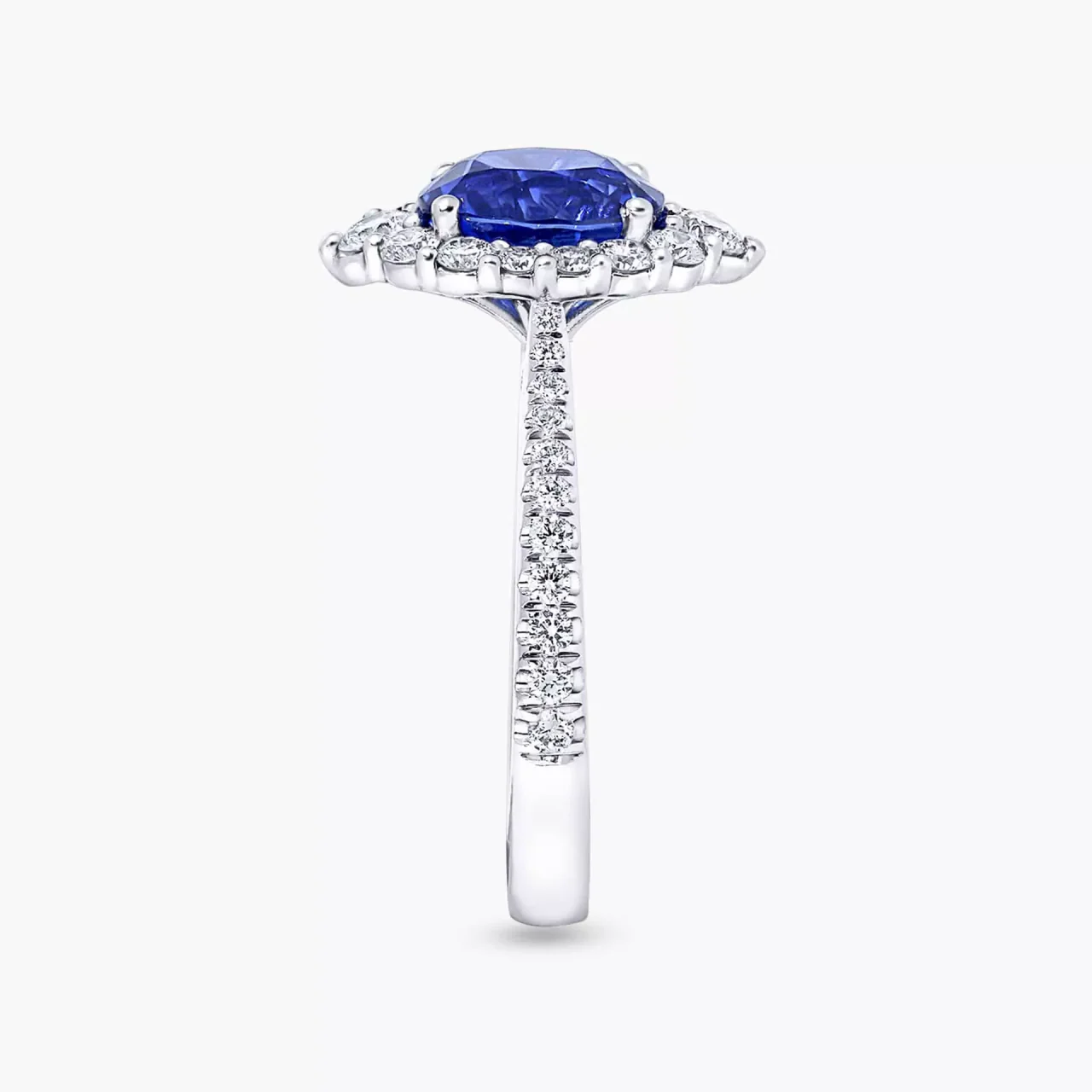 18ct white gold 2.14ct oval Ceylon sapphire and diamond ring - Image 3