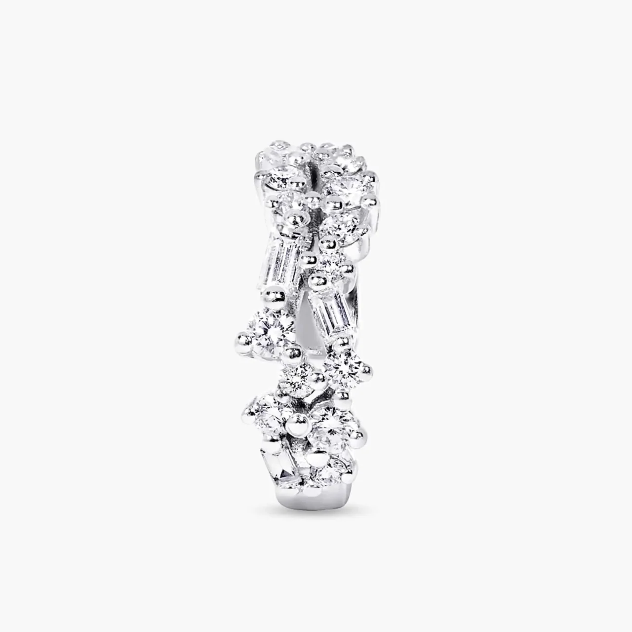 18ct white gold 20=0.29ct baguette and round cut diamonds ear cuff - Image 3