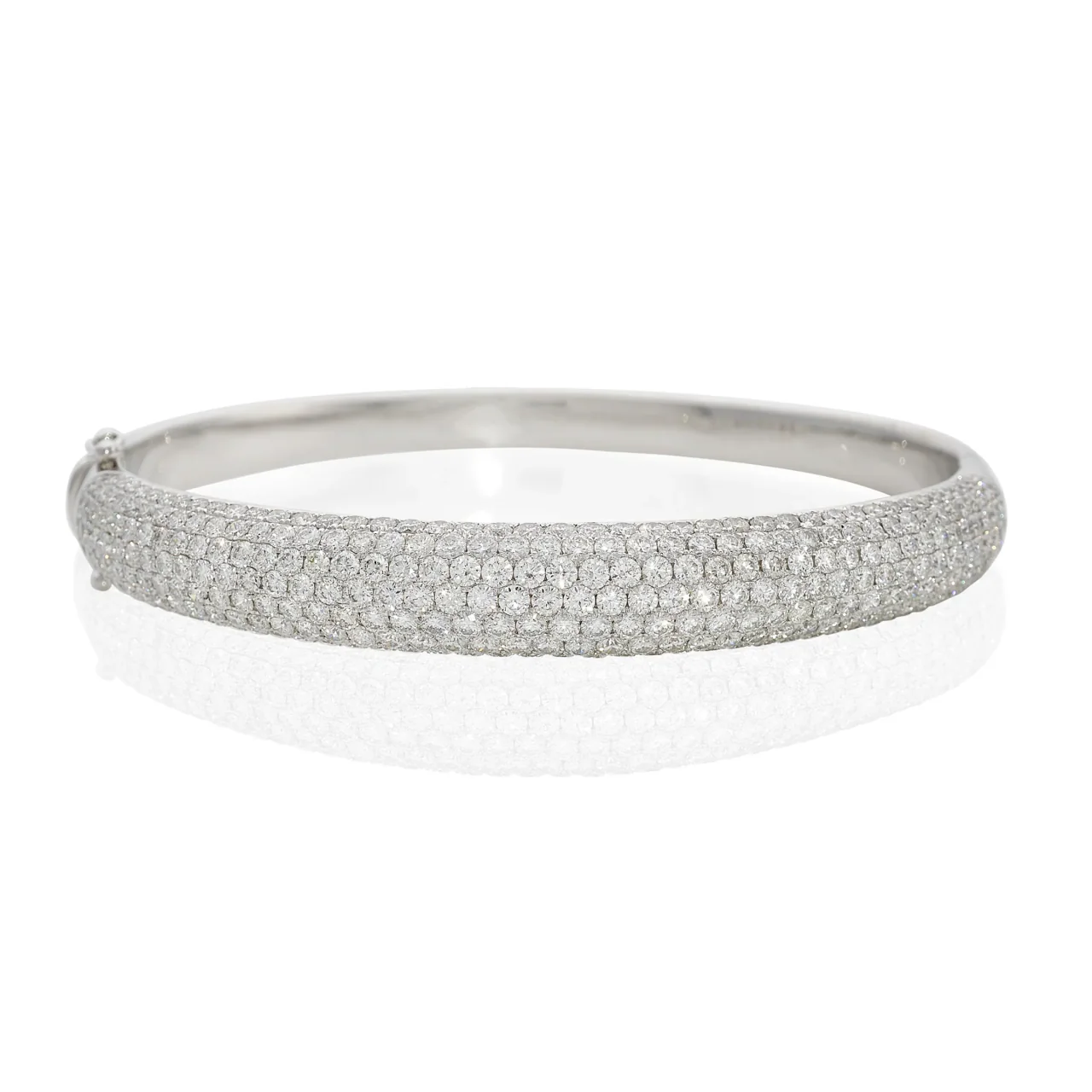 18ct White Gold 311=7.91ct Round Brilliant Cut Diamond Pave Set Bangle