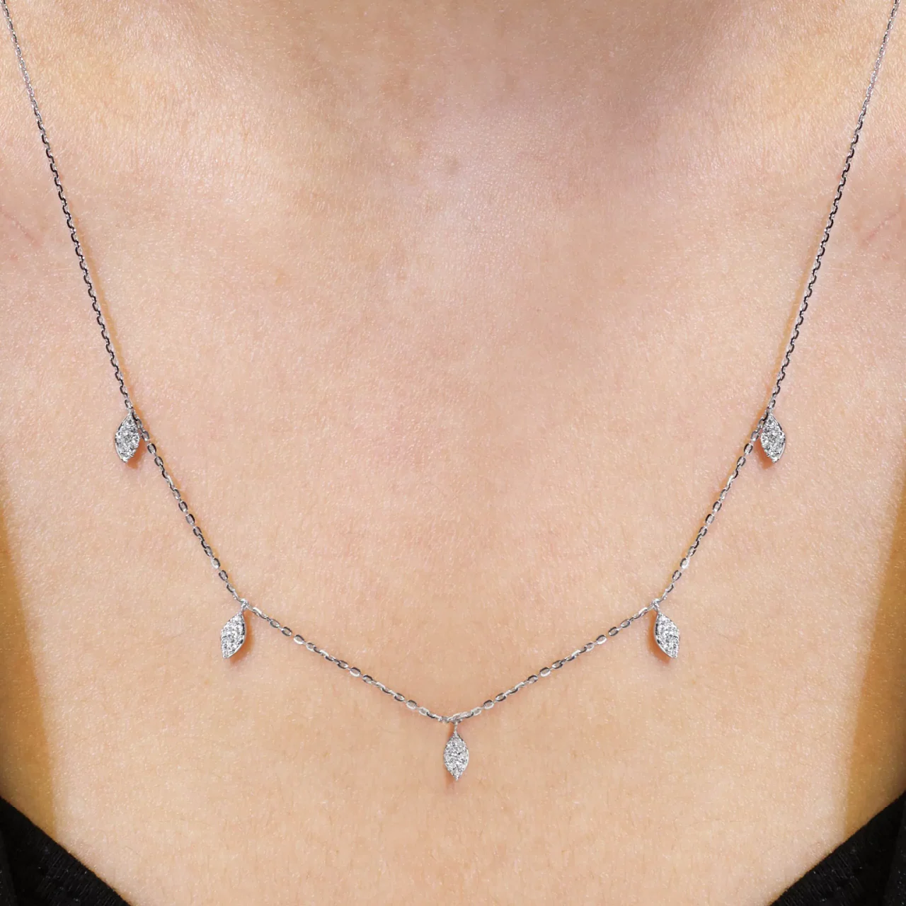 18ct white gold 45=0.18ct diamond leaf necklace - Image 2