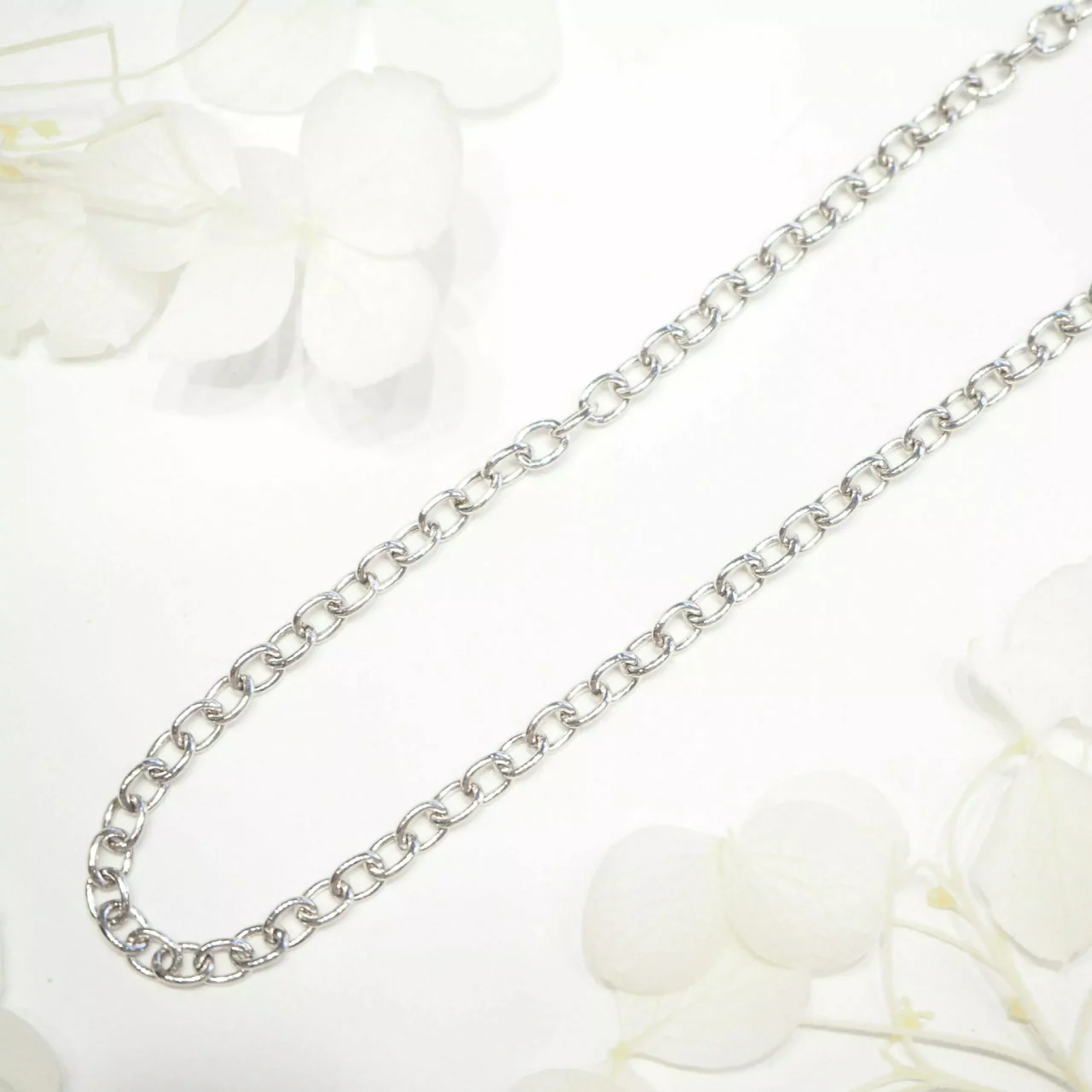18ct white gold 46cm link chain