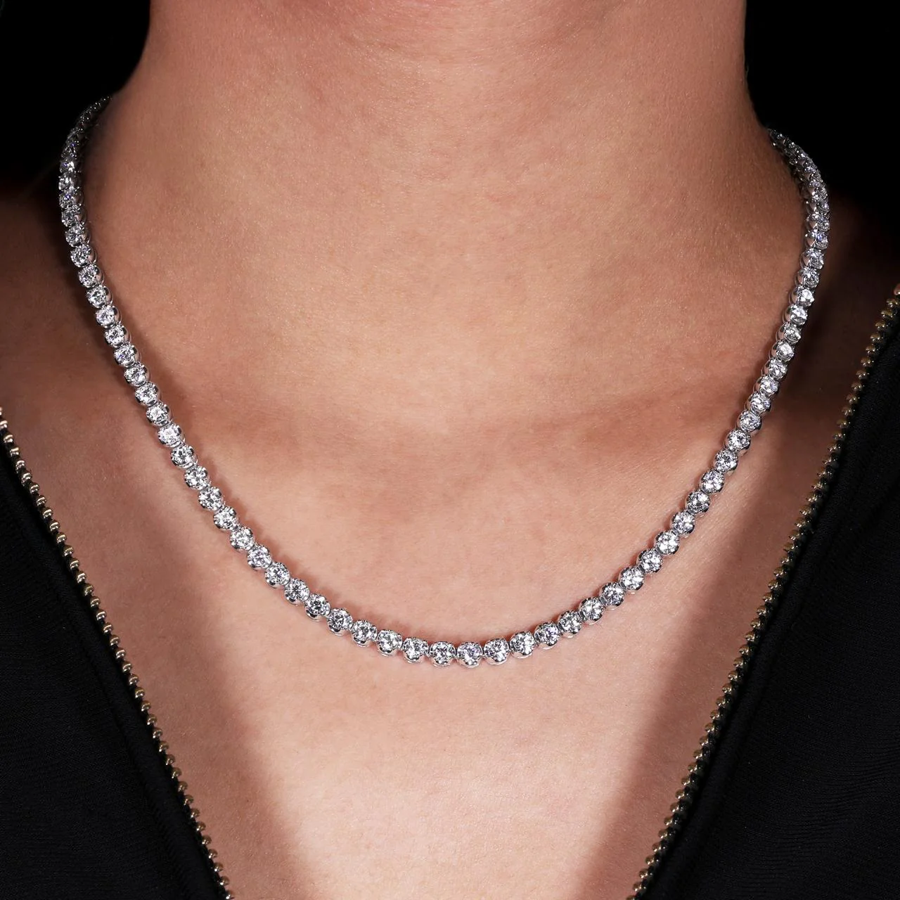 18ct white gold 98=10.76ct round brilliant cut diamond tennis necklace - Image 2