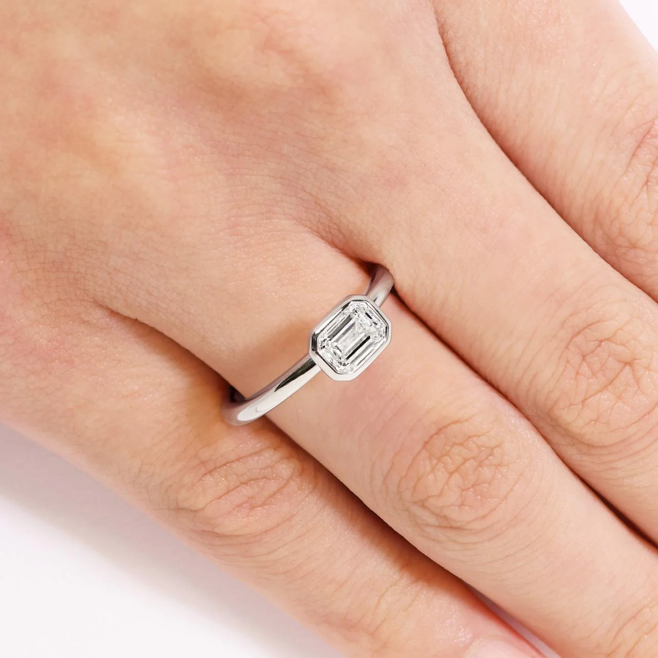 18ct white gold emerald cut bezel set diamond solitaire engagement ring - Image 3