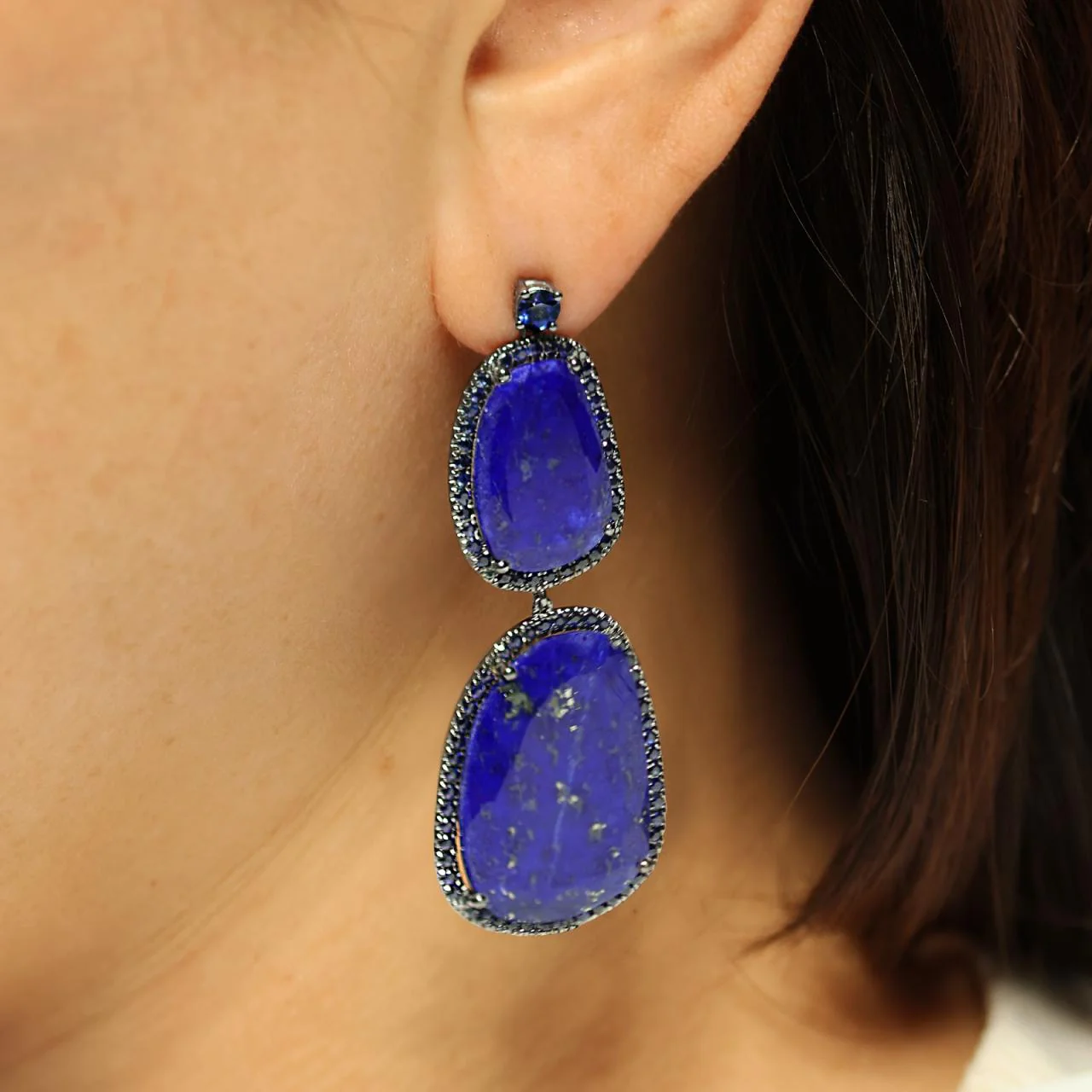 18ct white gold lapis lazuli, blue sapphire & black diamond drop earrings - Image 2