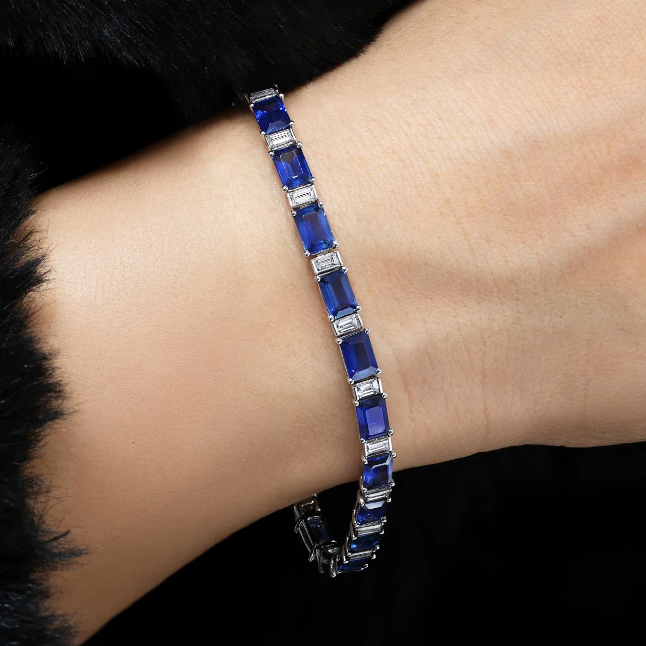 18ct white gold Madagascan emerald cut blue sapphire and emerald cut diamond bracelet - Image 2