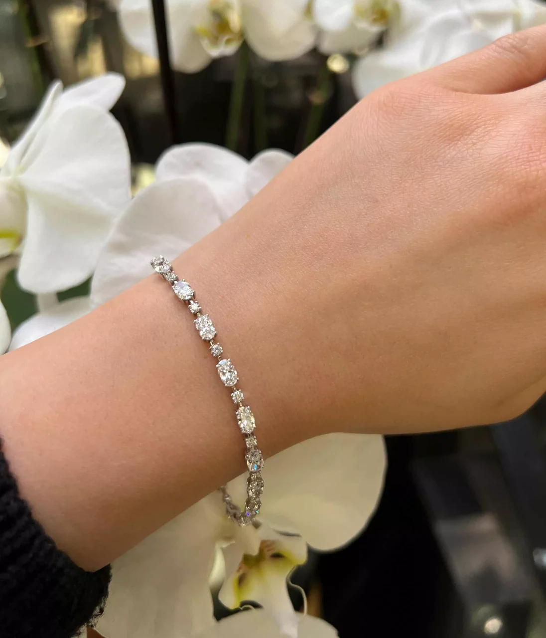 18ct white gold 36=6.44ct oval and round brilliant cut diamond tennis bracelet - Image 3