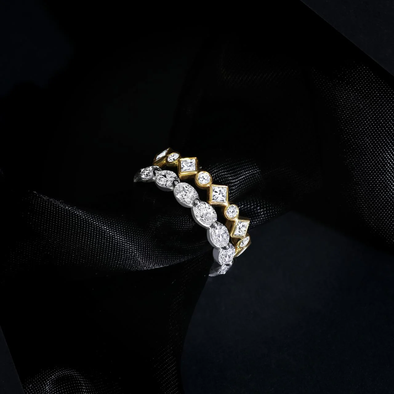 18ct white gold oval brilliant cut full circle diamond band - Image 3