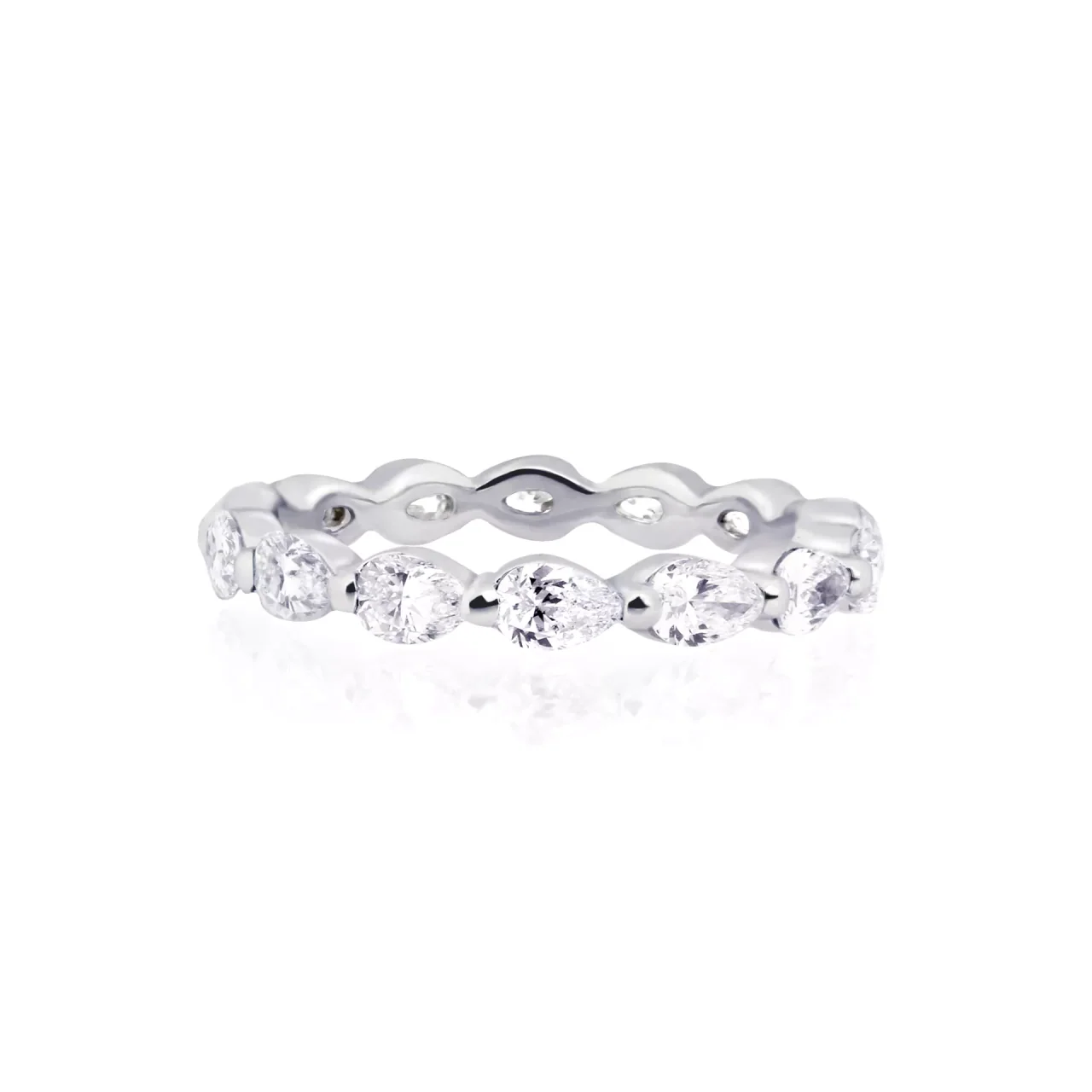 18ct white gold pear shape diamond full circle ring