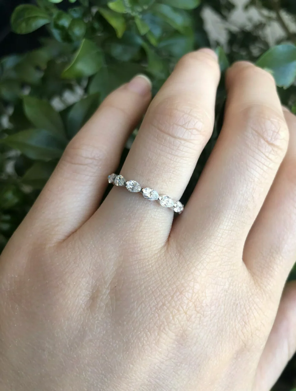 18ct white gold pear shape diamond full circle ring - Image 2