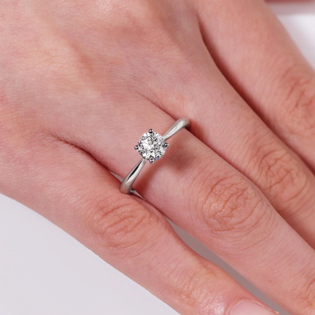 18ct white gold round brilliant cut diamond solitaire engagement ring in a four claw setting. GIA Cert - Image 2