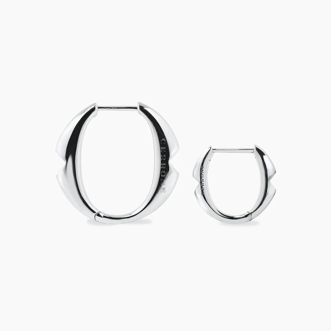 18ct White gold small ‘O’ hoop earrings from the Iconica Collection - Image 2