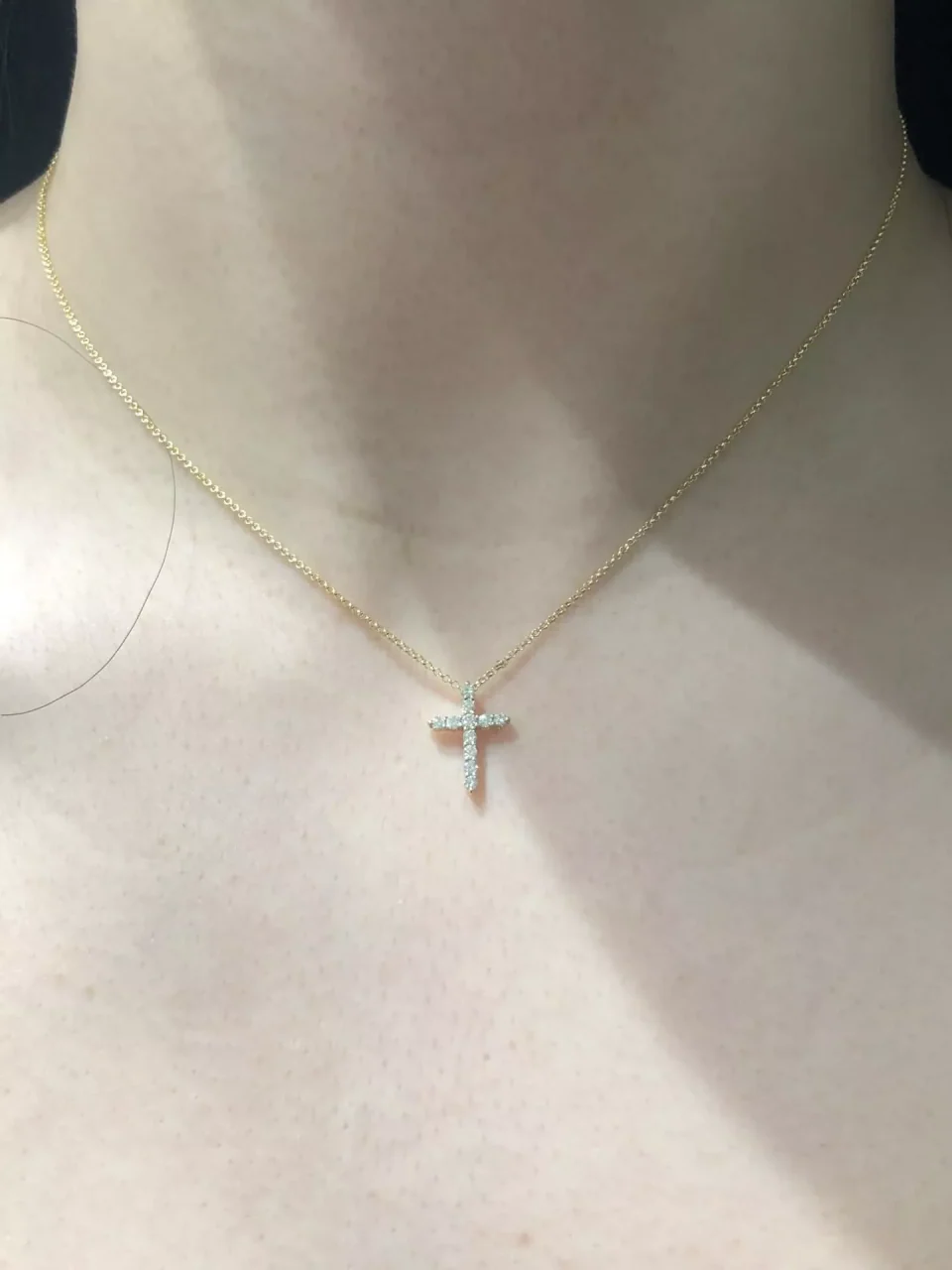 18ct yellow gold 11=0.25ct diamond cross necklace - Image 3