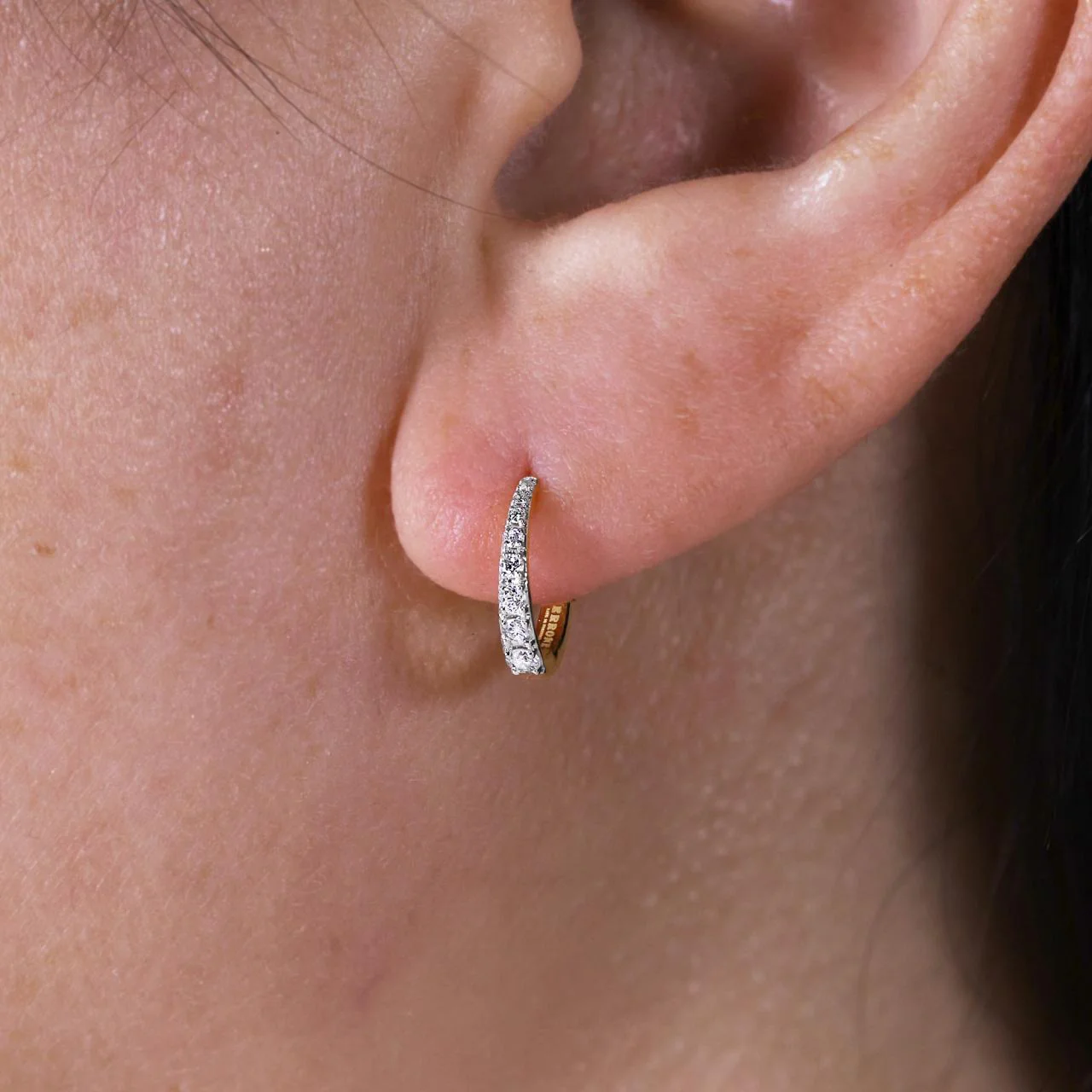 18ct yellow gold 16=0.15ct diamond hoop earrings - Image 2
