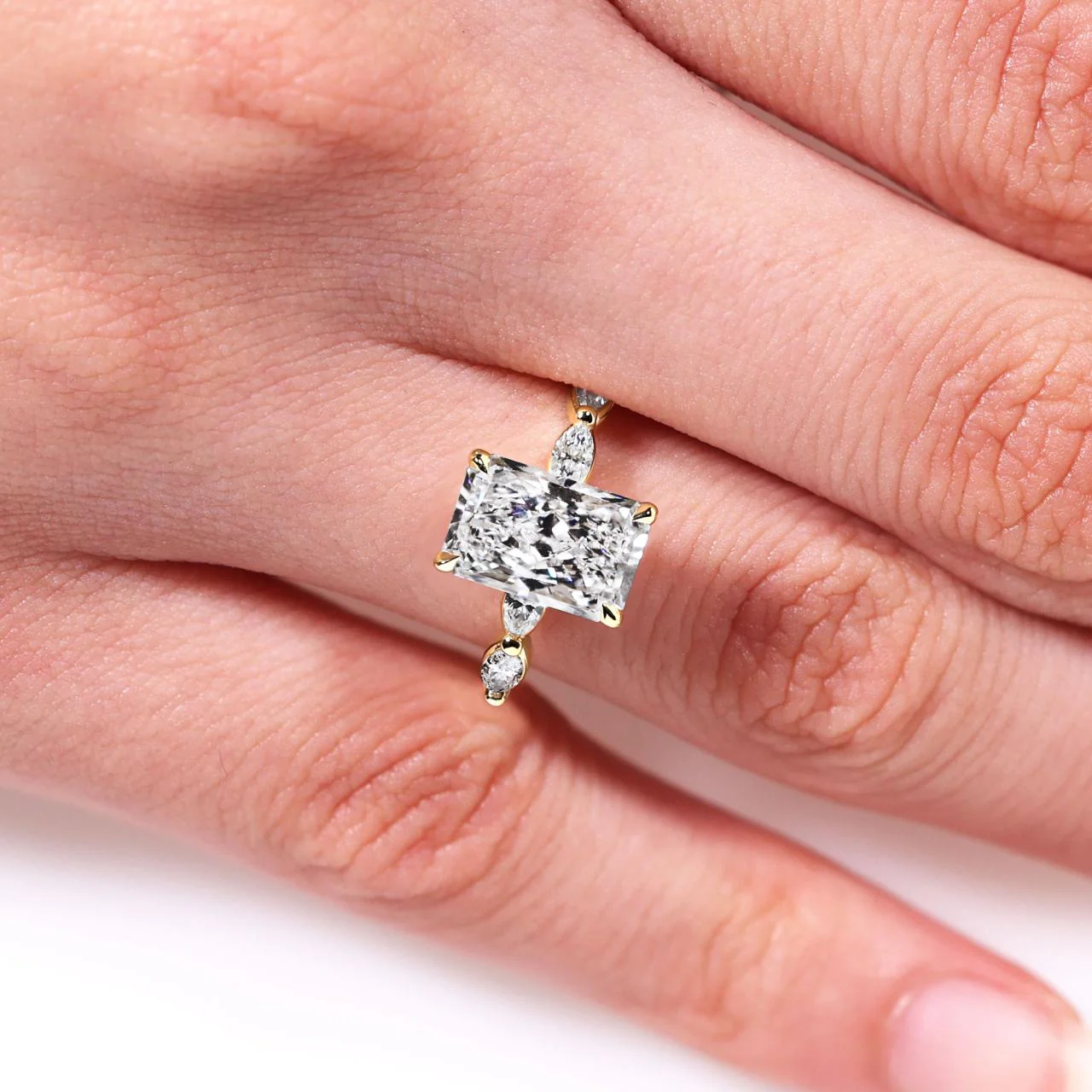 18ct yellow gold 2.31ct radiant and 8=0.50ct marquise cut lab grown diamond engagement ring - Image 3