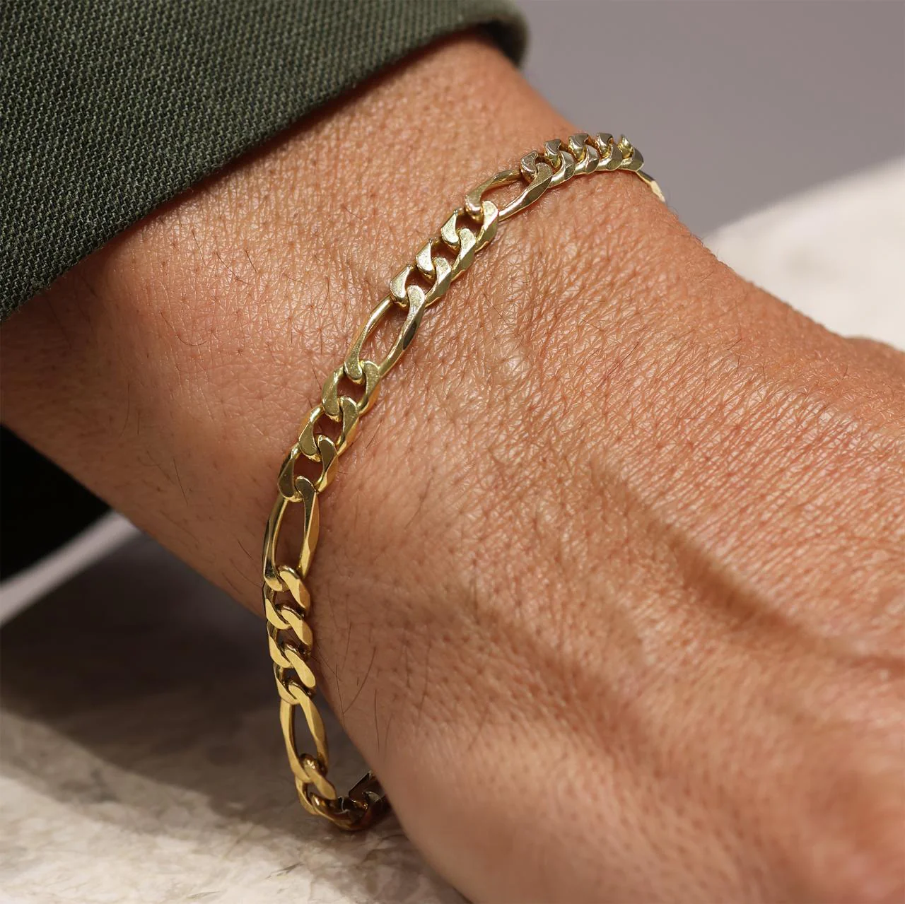 18ct yellow gold 21cm solid figaro link bracelet - Image 3