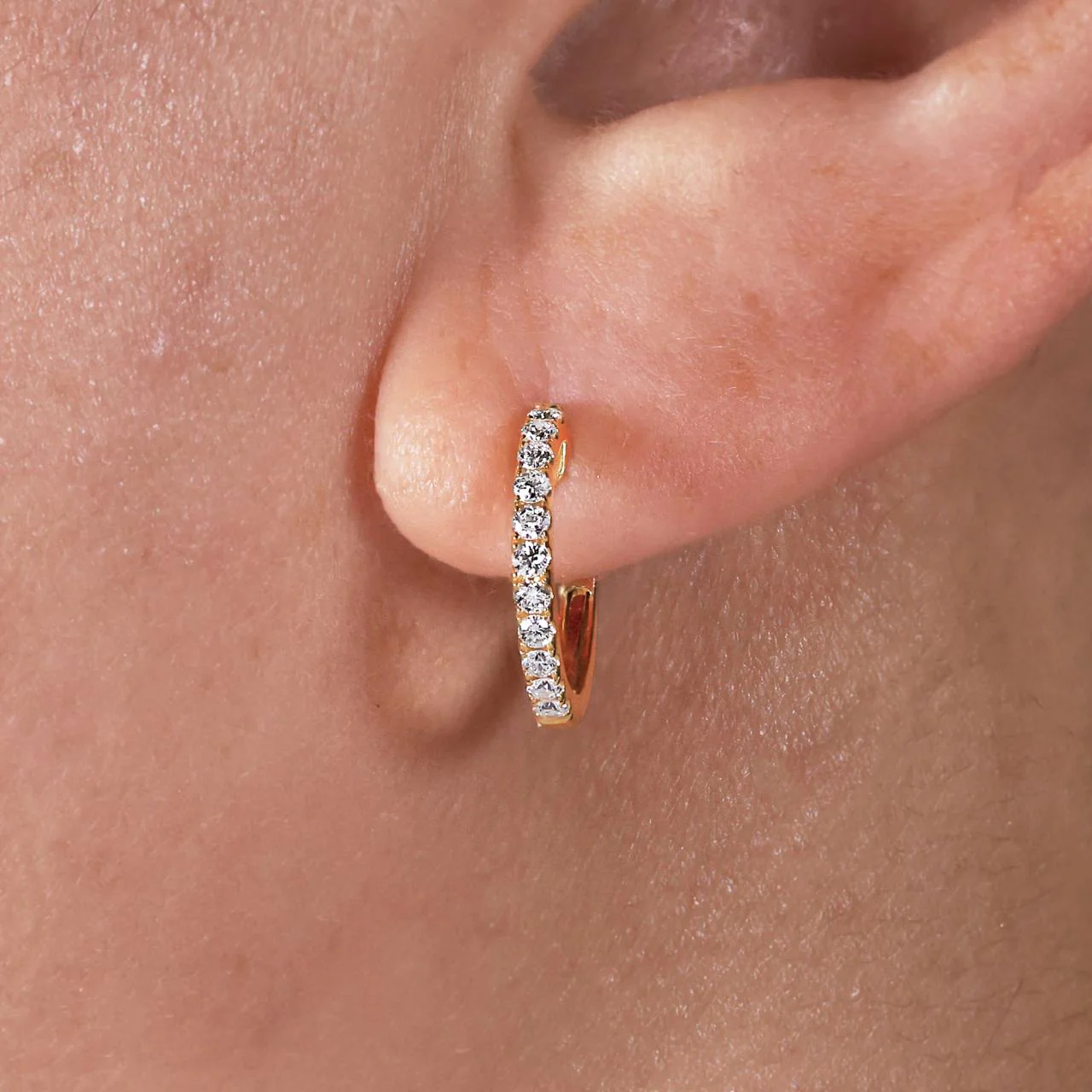 18ct yellow gold 22=0.33ct diamond claw set hoop earrings - Image 2