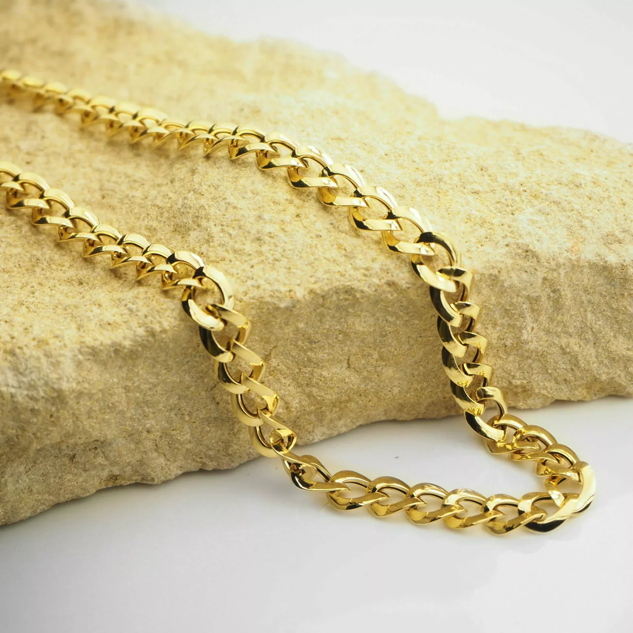 18ct yellow gold 42cm curb link chain with lobster clasp - Image 2