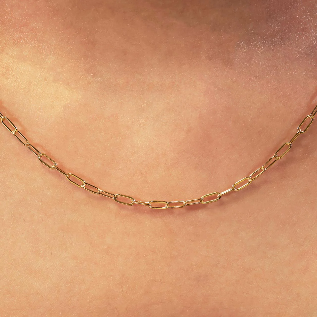 18ct yellow gold 45cm paperclip link chain with lobster clasp - Image 3