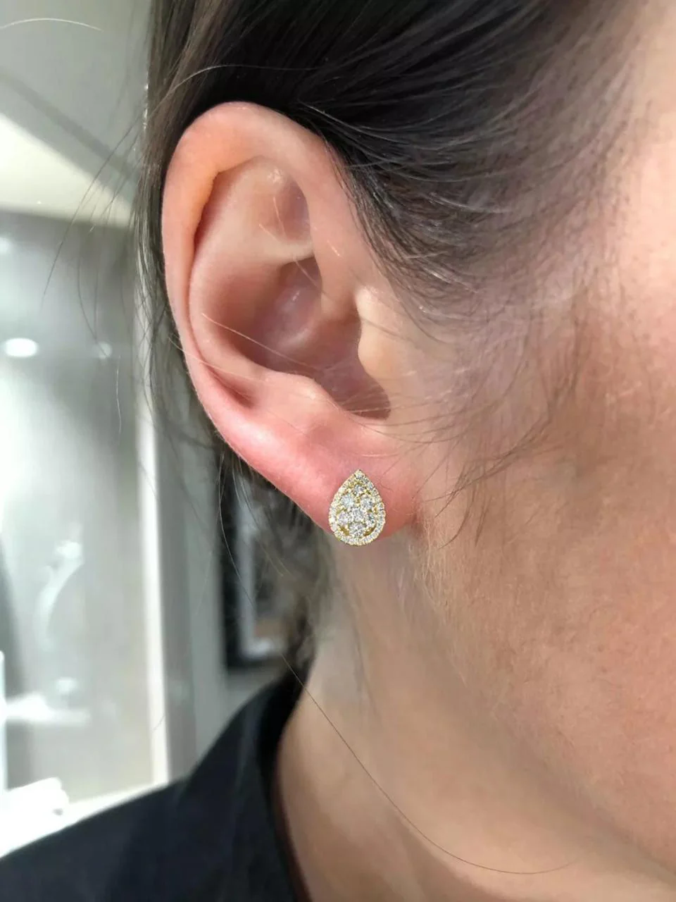 18ct yellow gold 60=0.56ct round brilliant cut diamond cluster earrings - Image 2