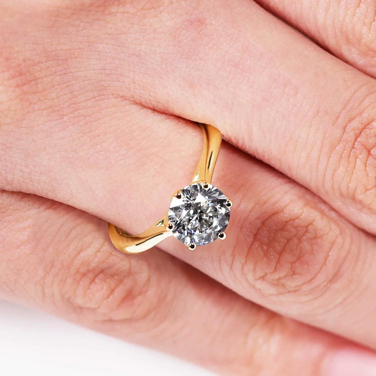 18ct yellow gold diamond solitaire engagement ring in a six claw setting. GIA cert - Image 2