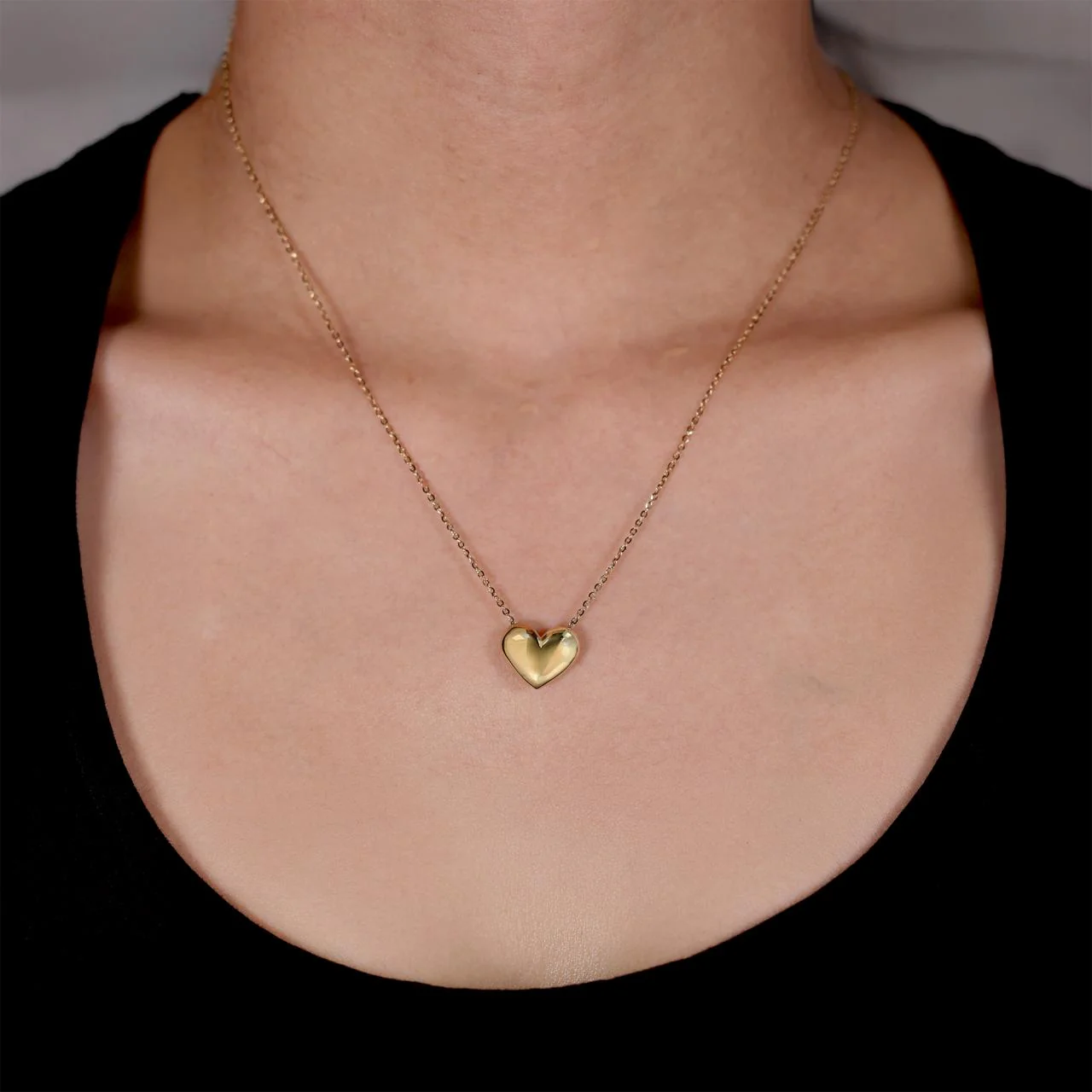 18ct yellow gold hollow heart necklace - Image 2
