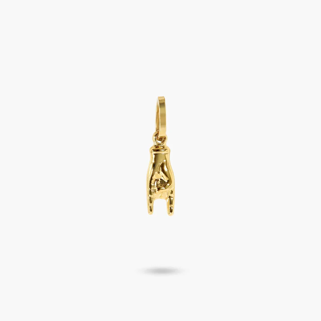 18ct yellow gold “Mano Cornuto” pendant
