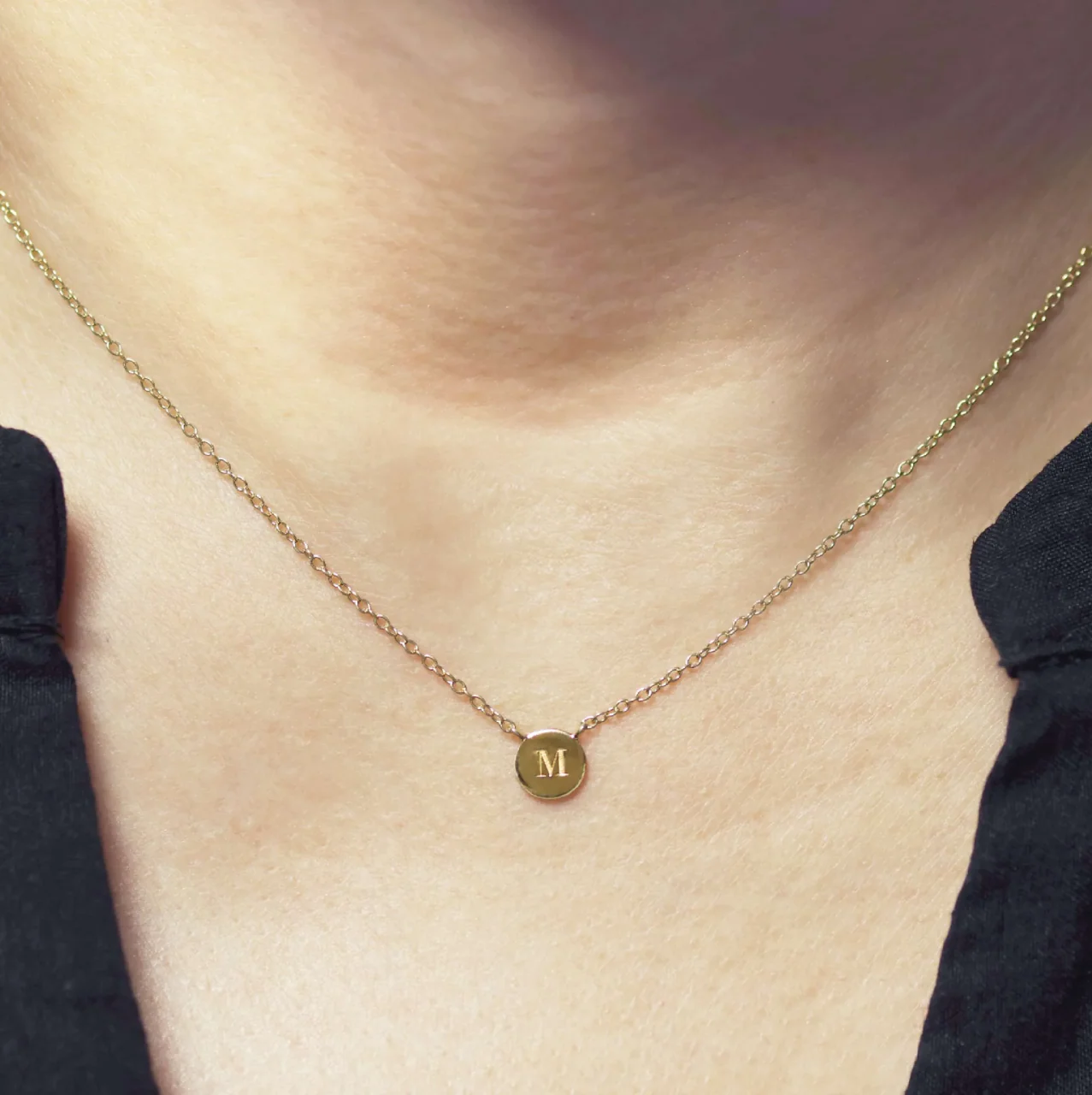 18ct yellow gold necklace with small round plate - Image 6