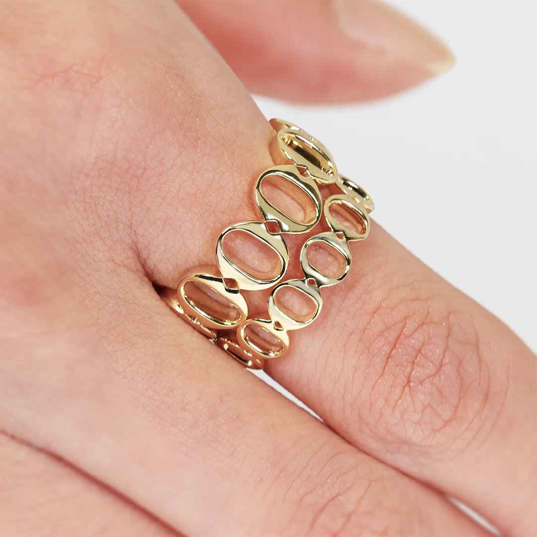 18ct yellow gold ‘O’ ring from the Iconica Collection - Large - Image 2