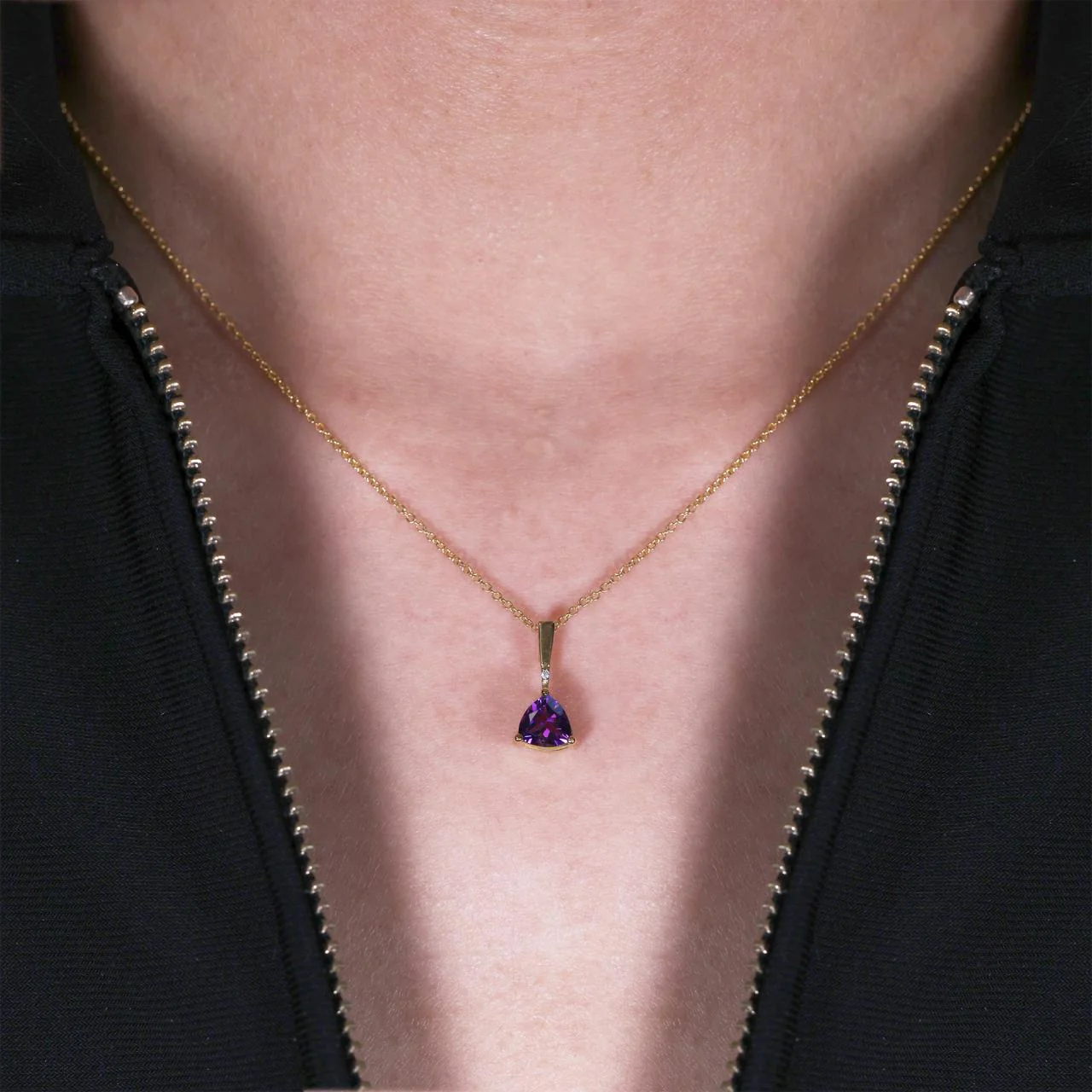 18ct yellow gold triangle amethyst and diamond necklace - Image 2
