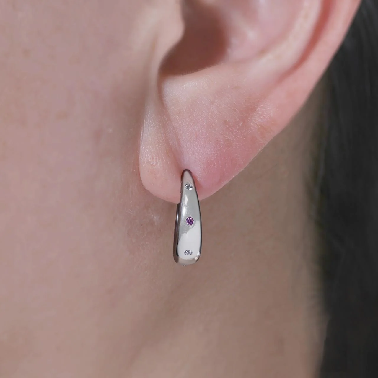 18ct White gold pink diamond hoop earrings - Image 2