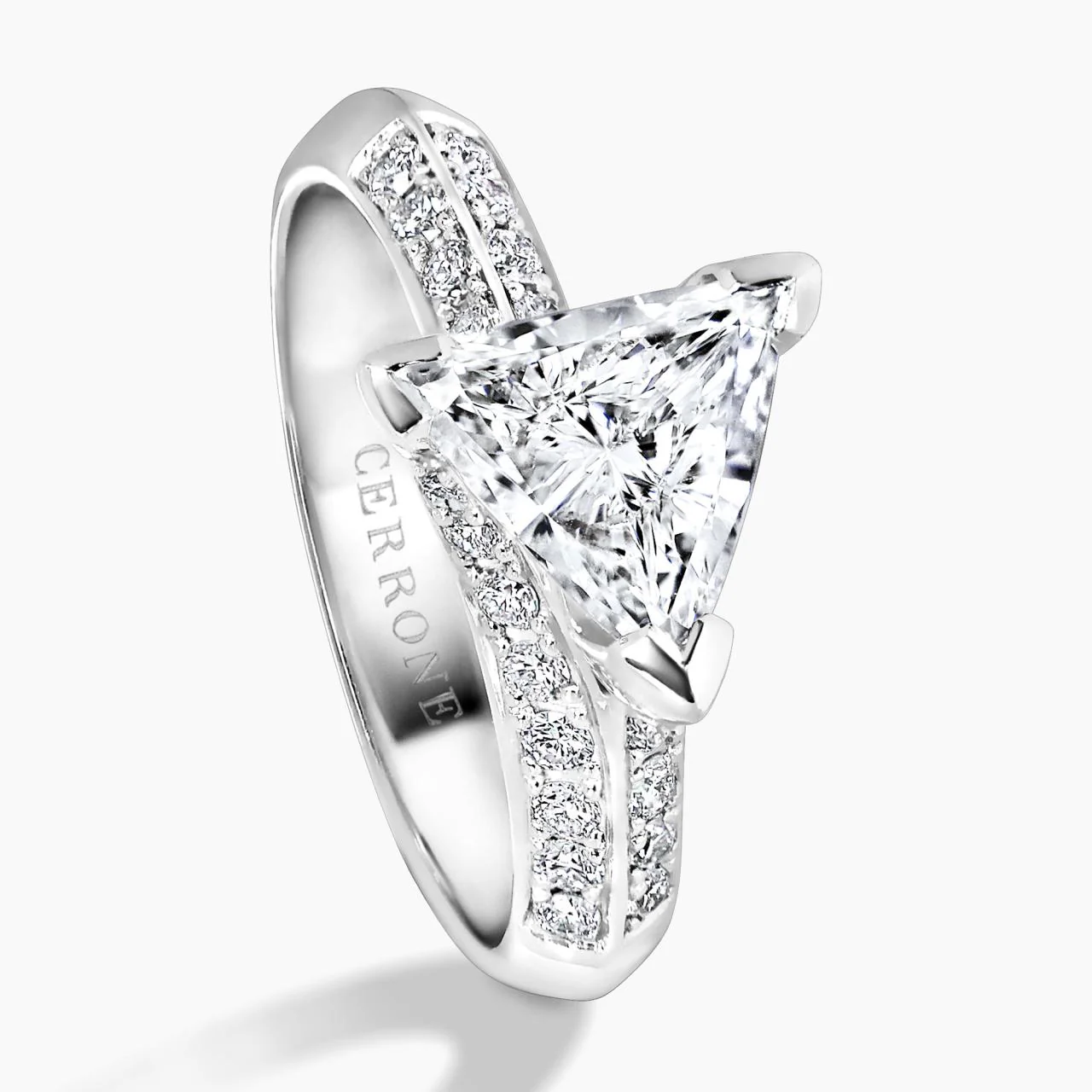 18ct White gold trilliant diamond engagement ring in a three claw setting - Image 4