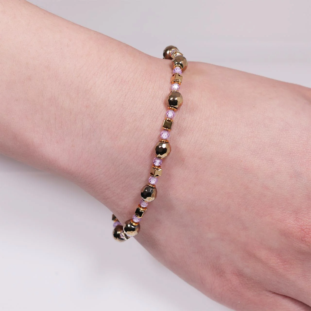 Amethyst and hematite beads bracelet with gold plated silver fittings from the Carmela Cerrone Collection - Image 2