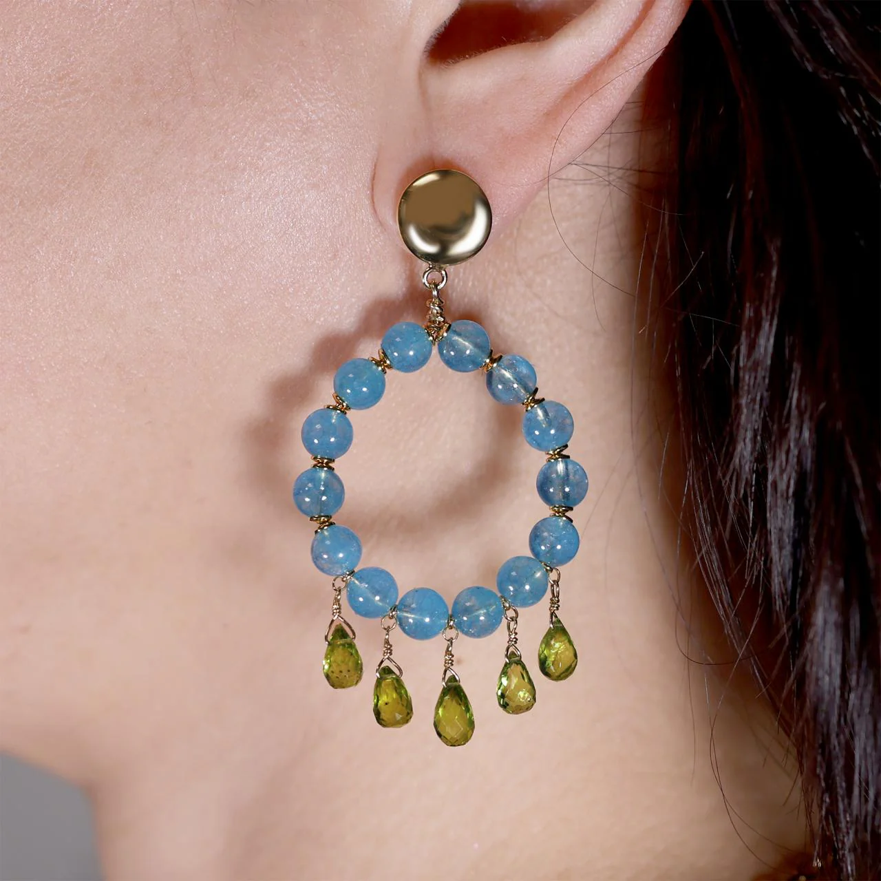 Aquamarine and peridot beads earring with gold-plated silver fittings - Image 2