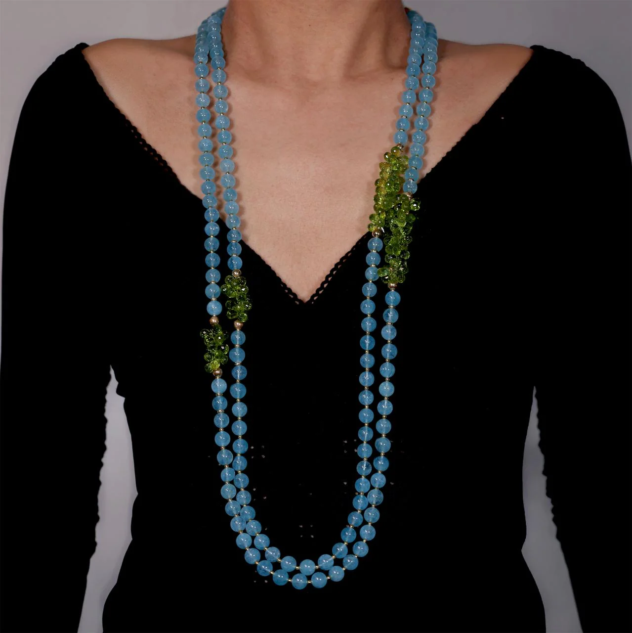 Aquamarine and peridot necklace with gold-plated silver fittings from the Carmela Cerrone Collection - Image 2