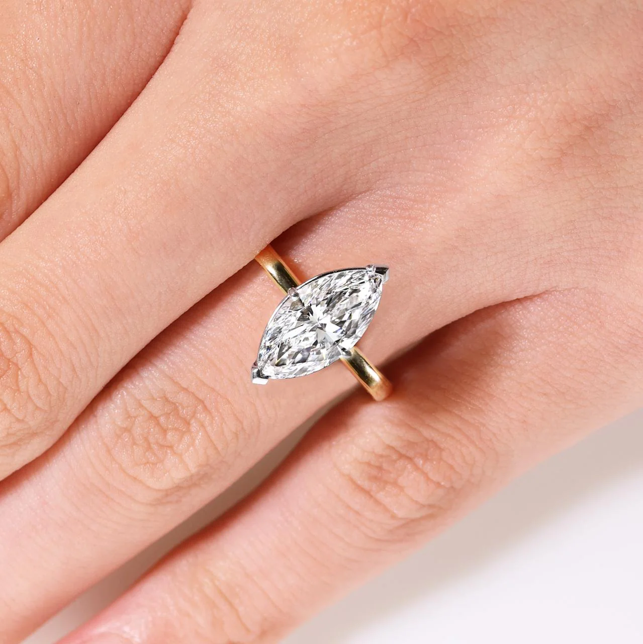 POSITANO 18ct yellow and white gold 2.46ct E VVS1 Marquise LAB Grown Diamond solitaire engagement ring - Image 3