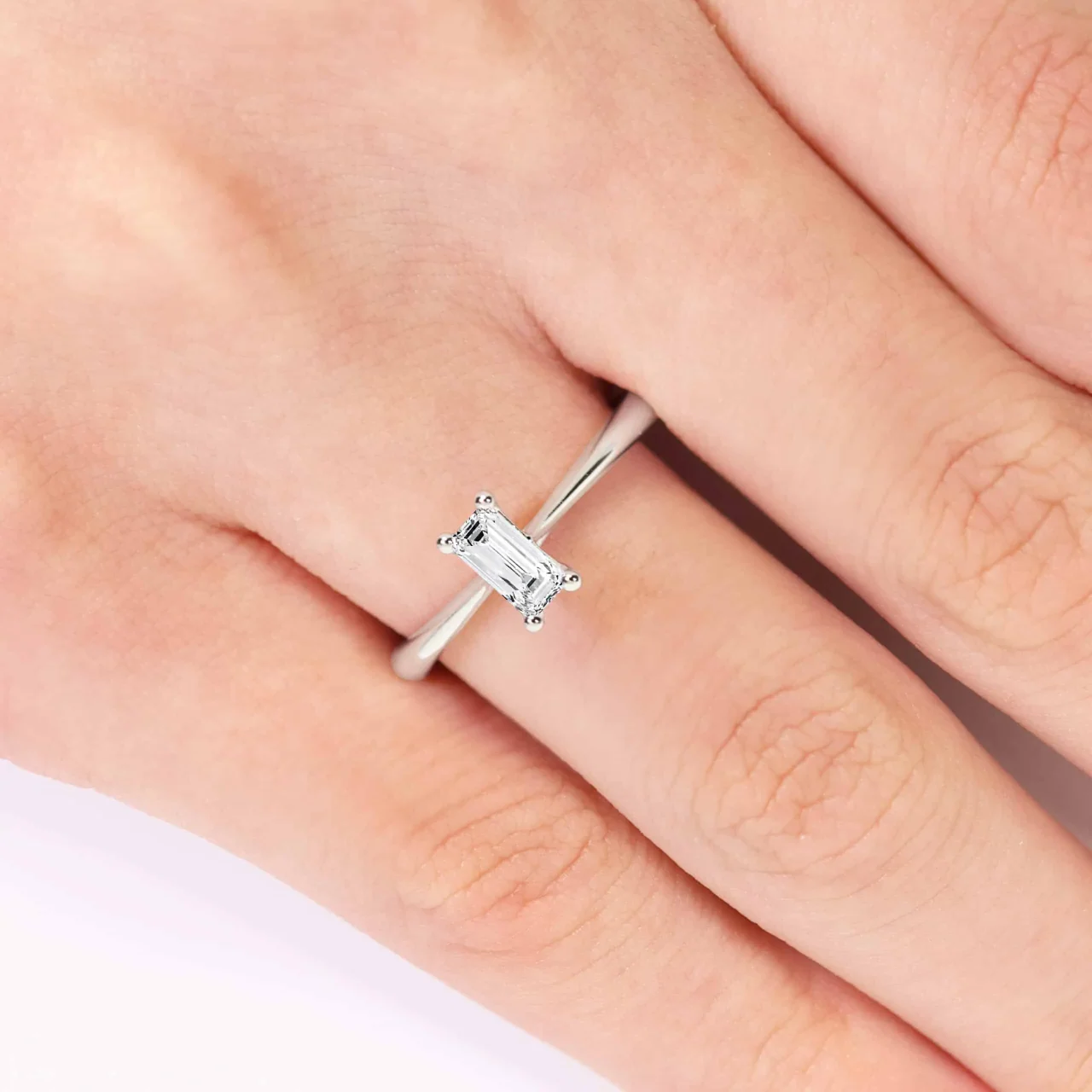 PUGLIA 18ct white gold 0.37ct F VS baguette cut diamond solitaire engagement ring - Image 3