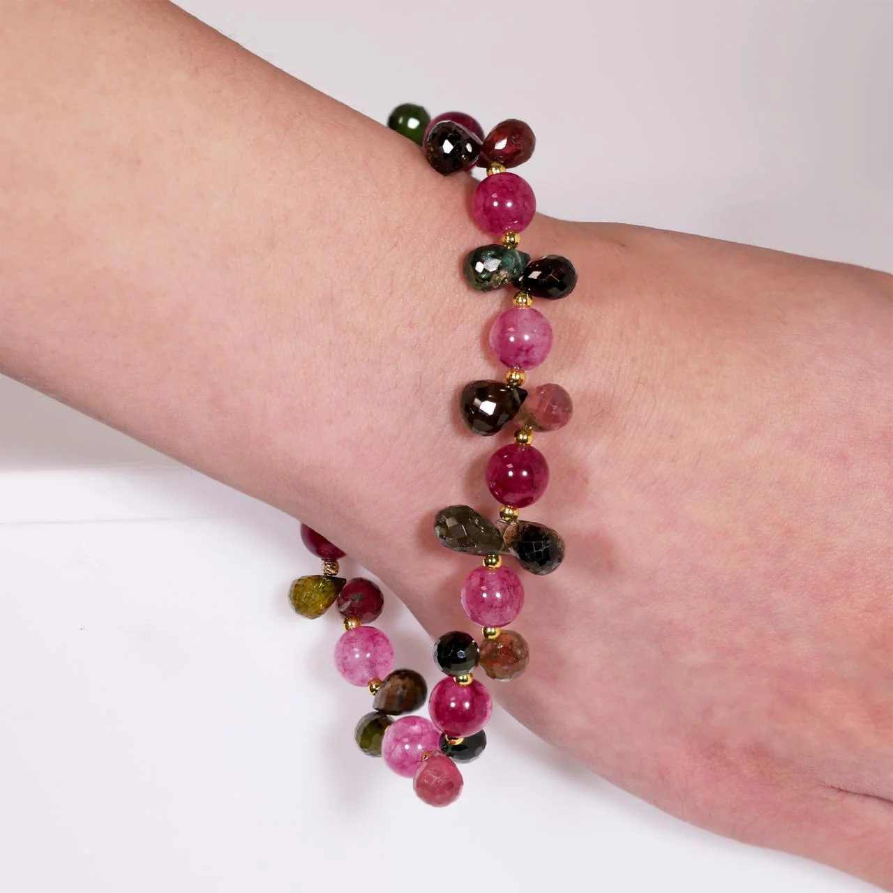 Quartz and fluorite beads bracelet with gold plated silver fittings from the Carmela Cerrone Collection - Image 2