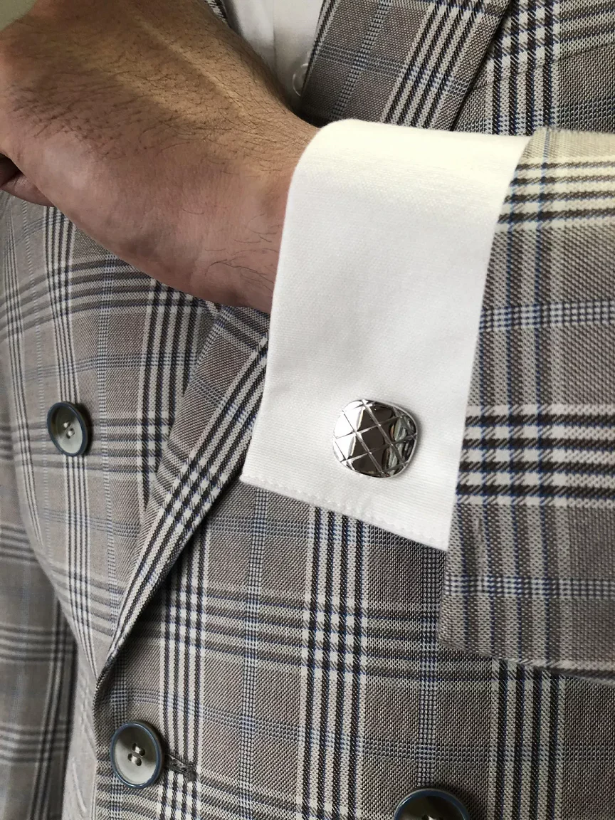 Rhodium plated metal rounded waffle cufflinks - Image 6