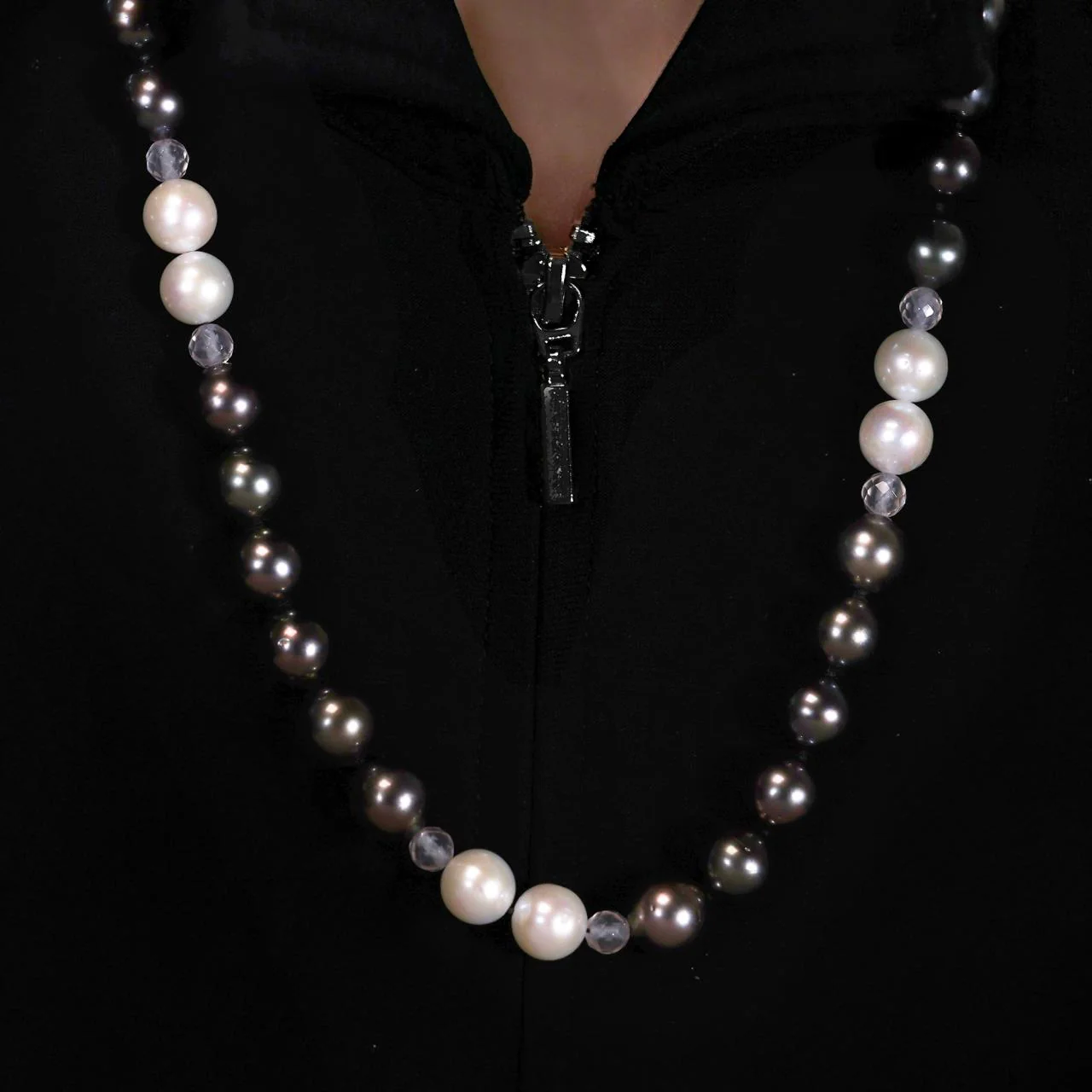 Tahitian and Freshwater pearl necklace with rose quartz & silver clasp - Image 2
